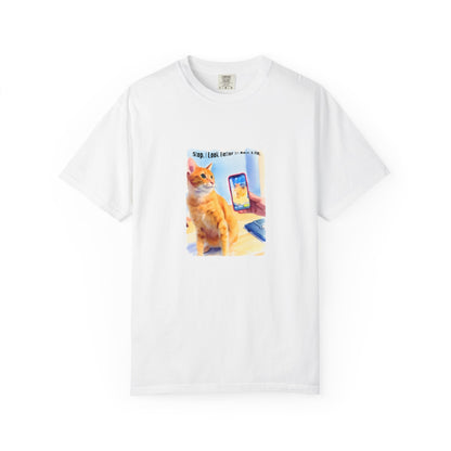 Stop, I Look Better in Real Life Funny Cat T-Shirt | Cat Lover Tee