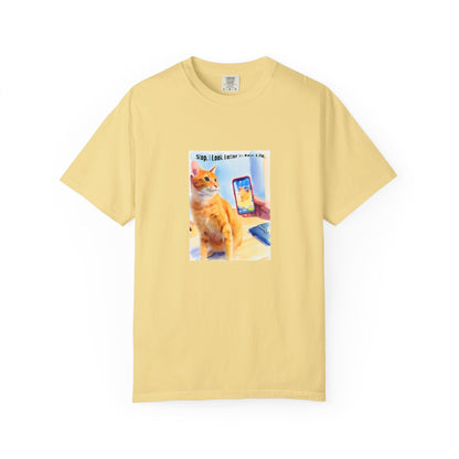 Stop, I Look Better in Real Life Funny Cat T-Shirt | Cat Lover Tee