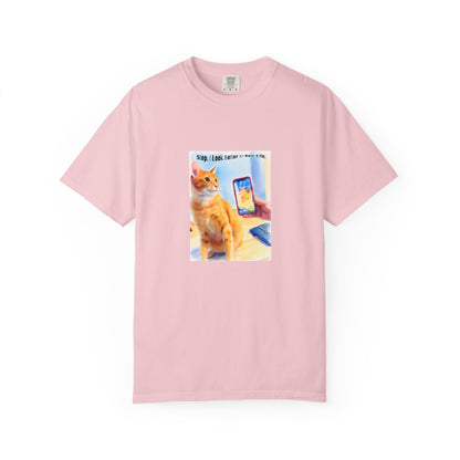 Stop, I Look Better in Real Life Funny Cat T-Shirt | Cat Lover Tee